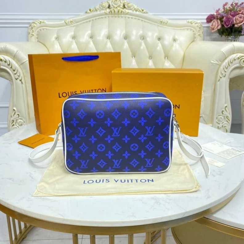 Replica bags Louis Vuitton Carry It Messenger Bag