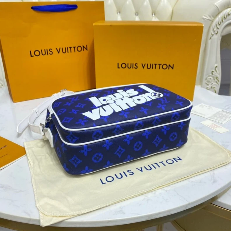 Replica bags Louis Vuitton Carry It Messenger Bag