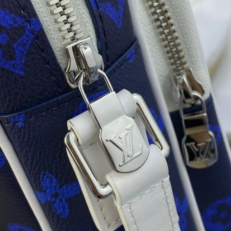 Replica bags Louis Vuitton Carry It Messenger Bag