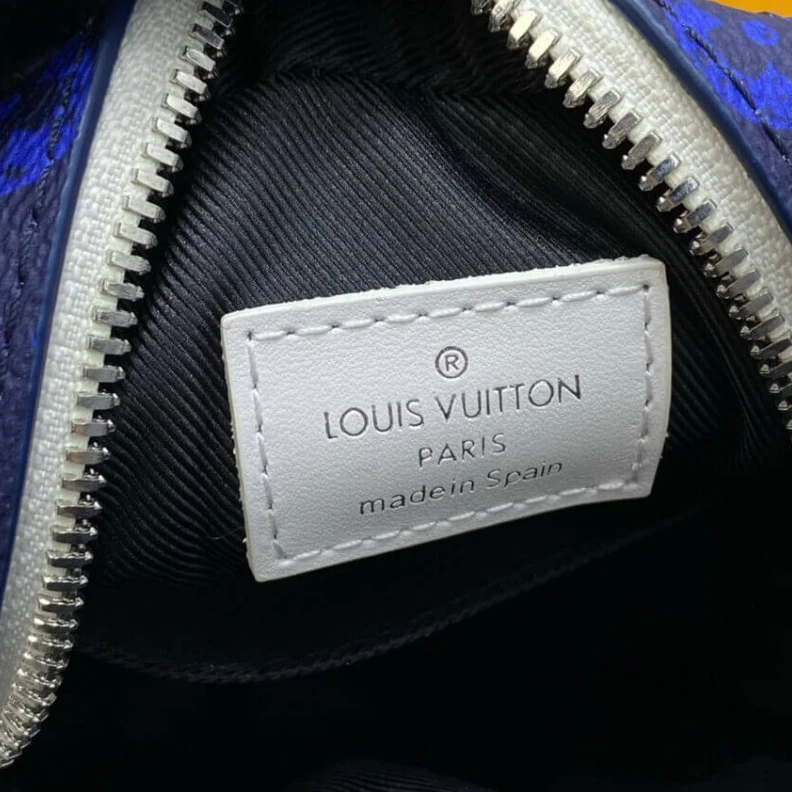 Top lv Louis Vuitton Carry It Mini Crossback Bag
