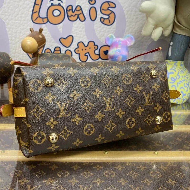 Louis vuitton locations Louis Vuitton CarryAll PM
