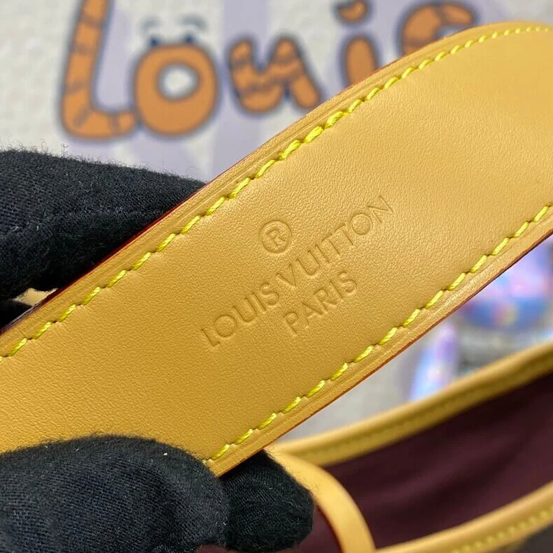 Louis vuitton locations Louis Vuitton CarryAll PM