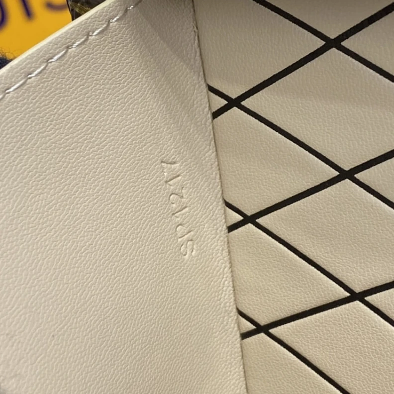 Replica bags lv Calf leat Louis Vuitton Checkerboard Canvas Petite Malle Pink