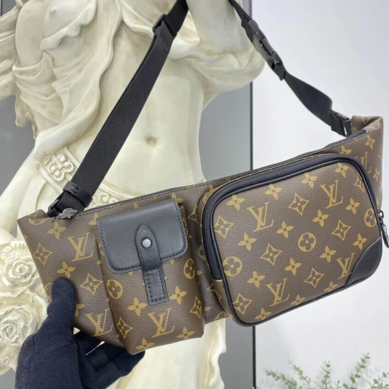 Louis vuitton locations Large zip Louis Vuitton Christopher Bumbag