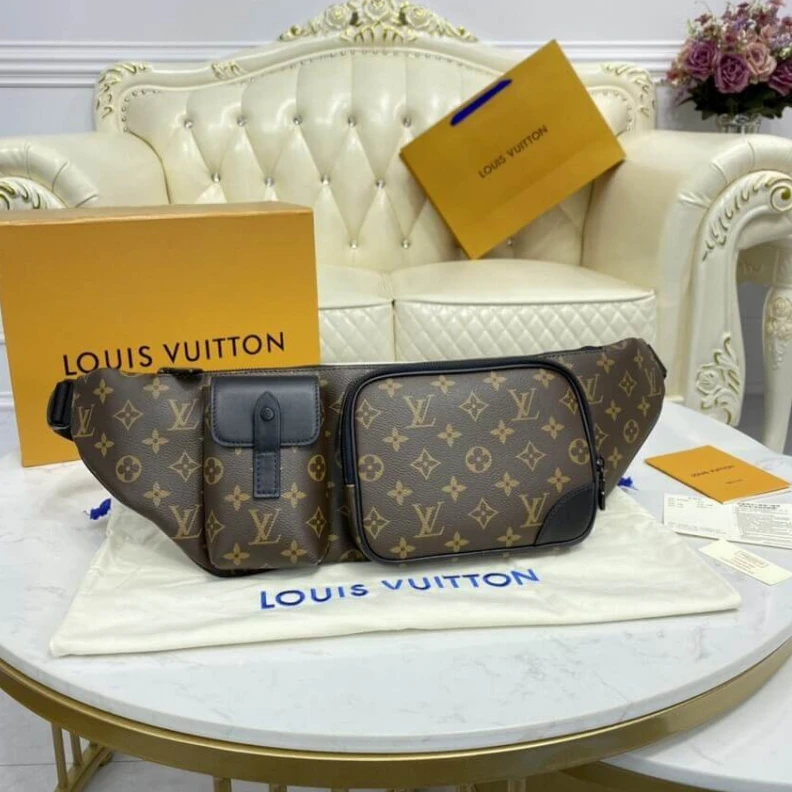 Louis vuitton locations Large zip Louis Vuitton Christopher Bumbag