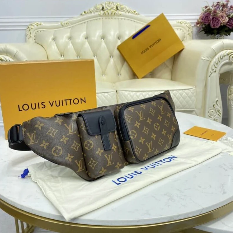 Louis vuitton locations Large zip Louis Vuitton Christopher Bumbag