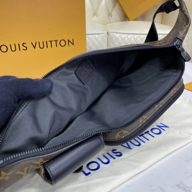 Louis vuitton locations Large zip Louis Vuitton Christopher Bumbag