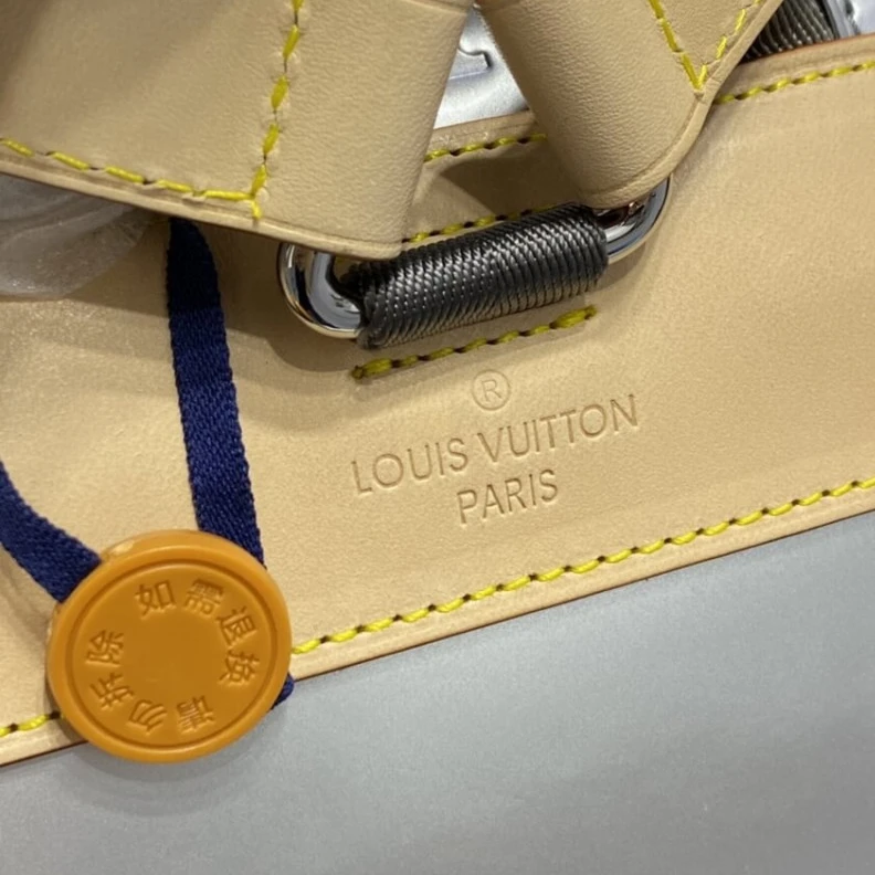 Mythick.ru Louis Vuitton Christopher PM Silver