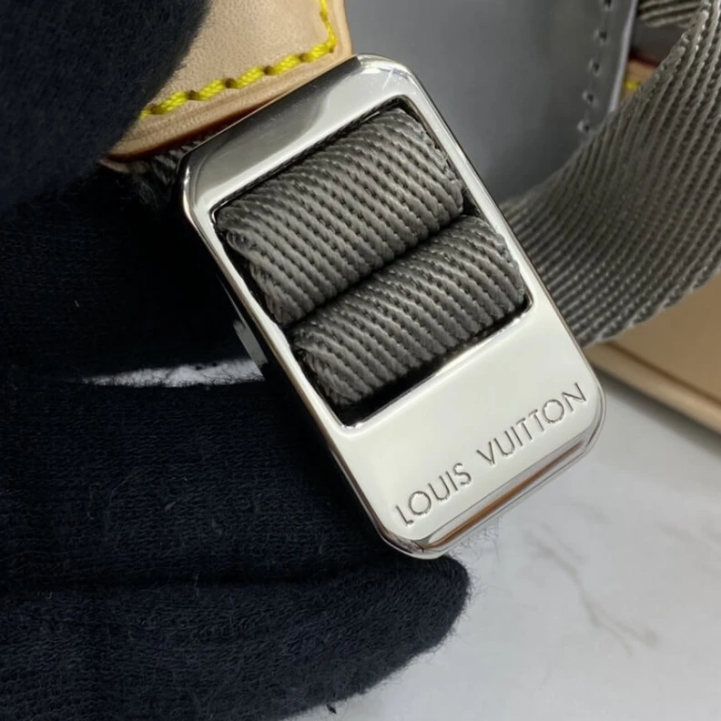 Mythick.ru Louis Vuitton Christopher PM Silver