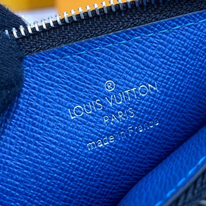 Mythick ru 1 flat co Louis Vuitton Coin Card Holder