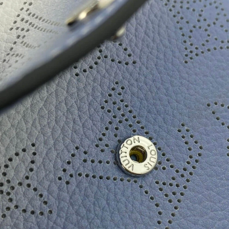 Replica bags lv Press stu Louis Vuitton Coin Purse in Blue Gradient Mahina Perforated Leather