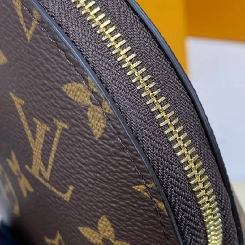 Lv belts replica Shiny gol Louis Vuitton Cosmetic Pouch GM