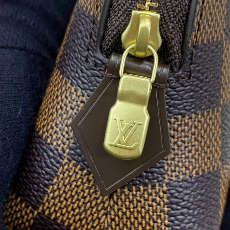 Mythick.ru In eversty LV Cosmetic Pouch GM