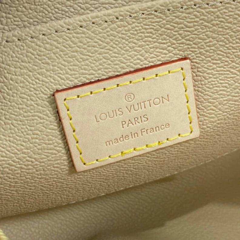 Mythick.ru This compa LV Cosmetic Pouch PM