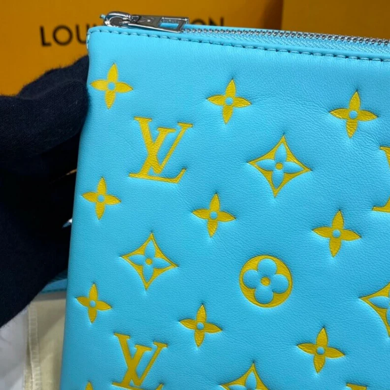 Replica bag Strap dro Louis Vuitton Coussin PM Light Green