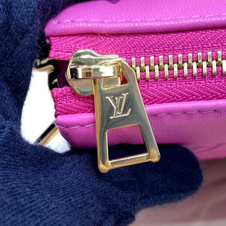 Louis vuitton locations Chain: Re Louis Vuitton Coussin PM Pink