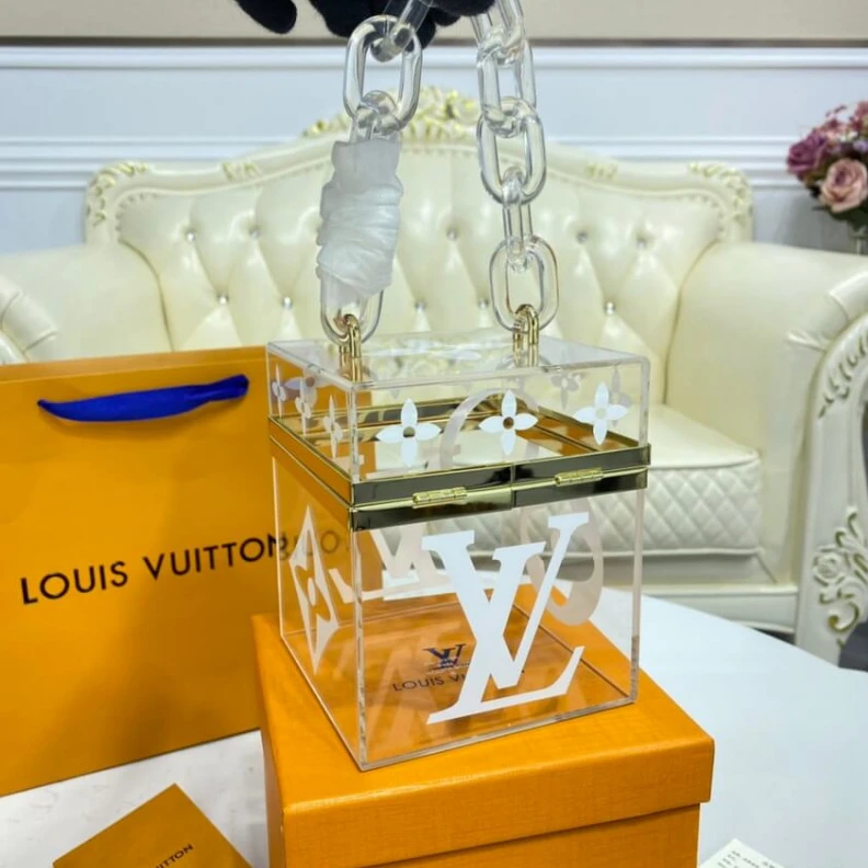 Mythick ru Natural c LV Cube Scott Box in Transparent