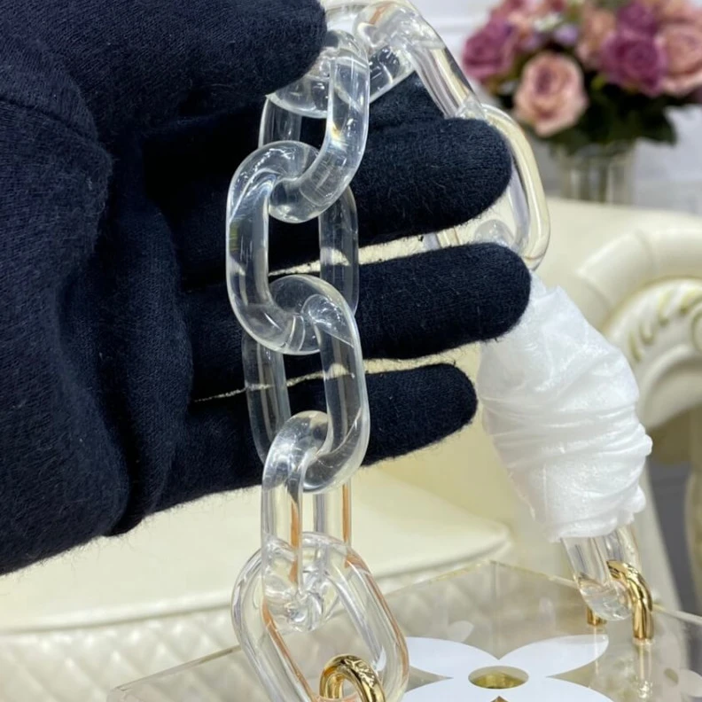 Mythick ru Natural c LV Cube Scott Box in Transparent
