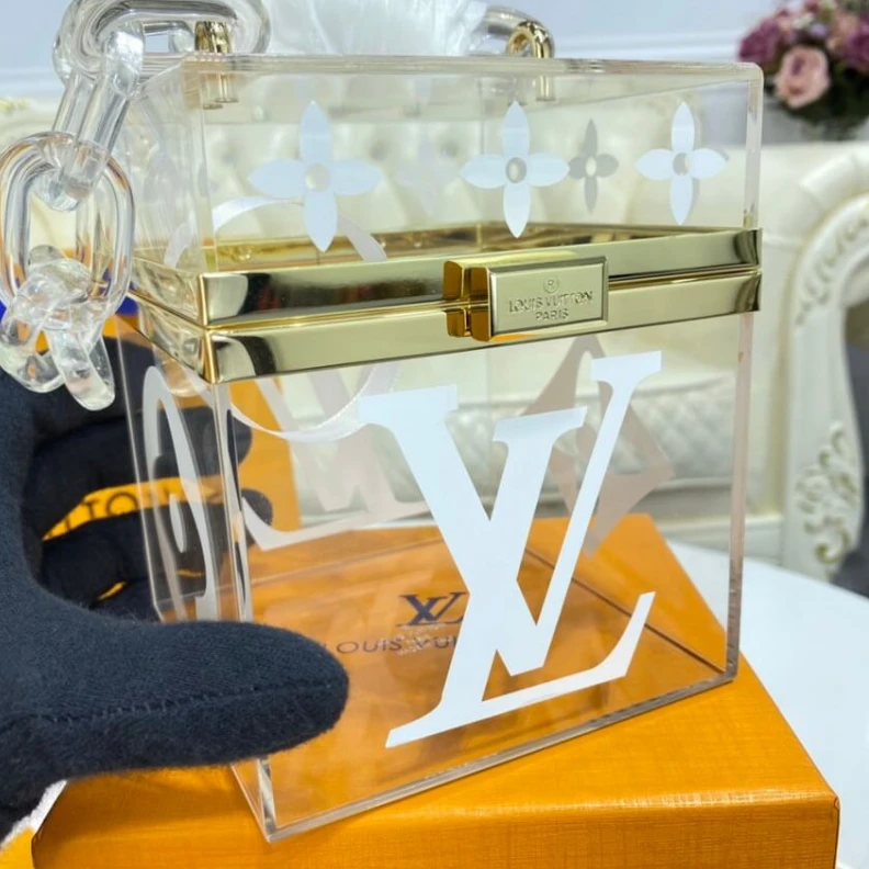 Mythick ru Natural c LV Cube Scott Box in Transparent