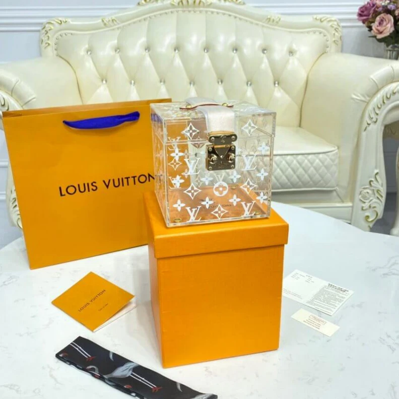 This glamo LV Cube Scott Box in Transparent