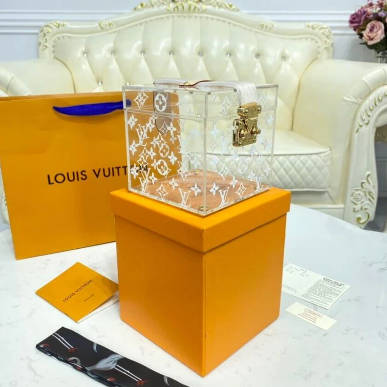 Mythick ru This glamo LV Cube Scott Box in Transparent