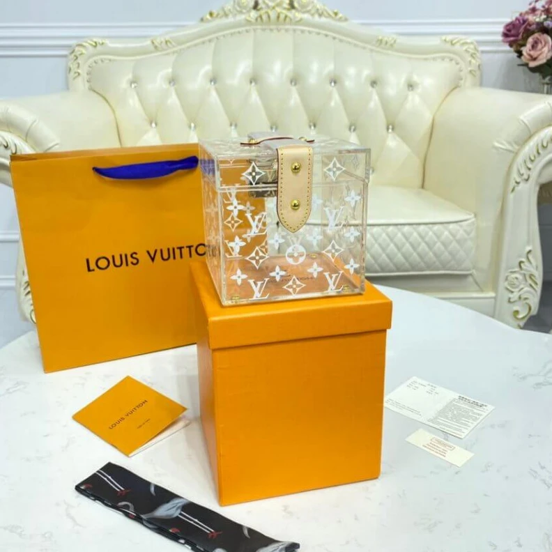 Mythick ru This glamo LV Cube Scott Box in Transparent
