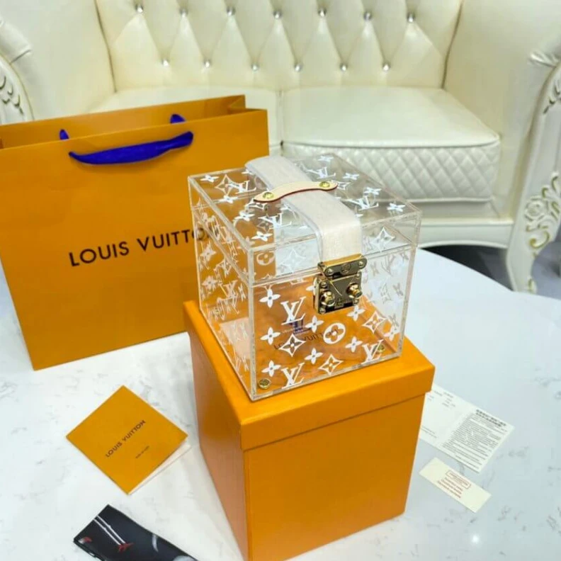 Mythick ru This glamo LV Cube Scott Box in Transparent
