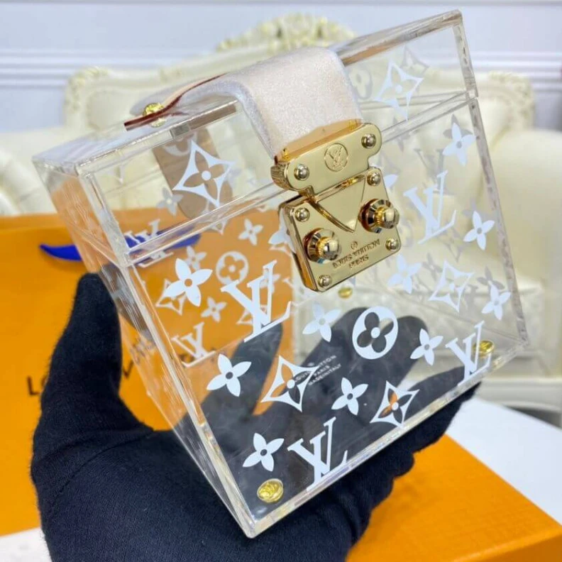 Mythick ru This glamo LV Cube Scott Box in Transparent