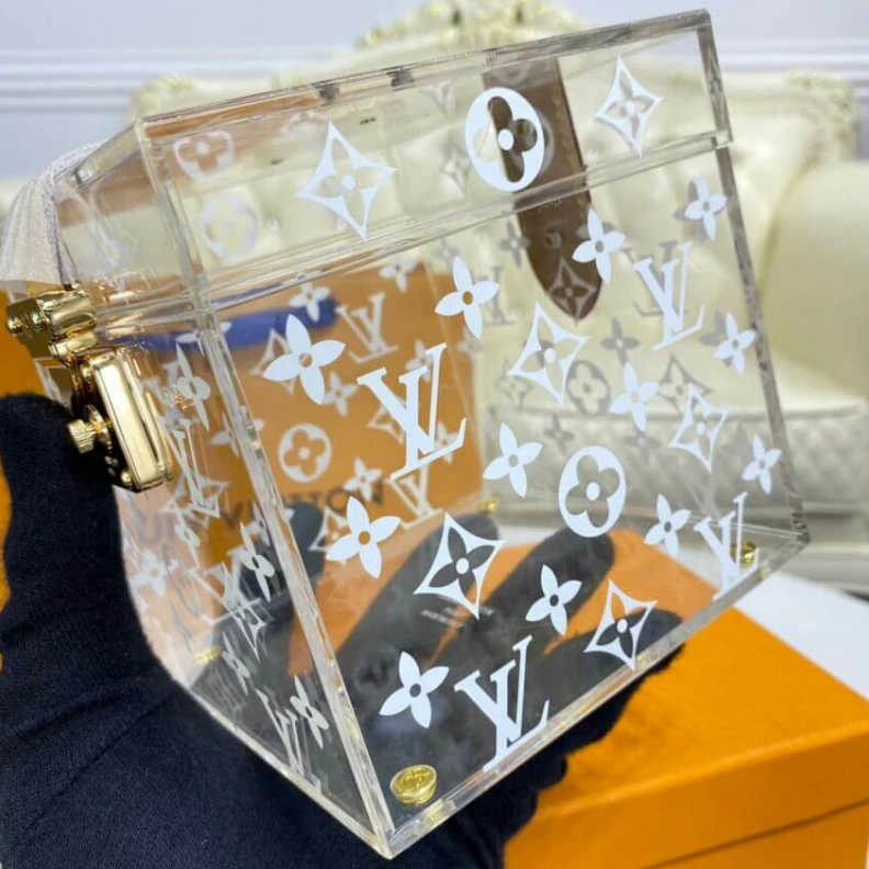 Mythick ru This glamo LV Cube Scott Box in Transparent
