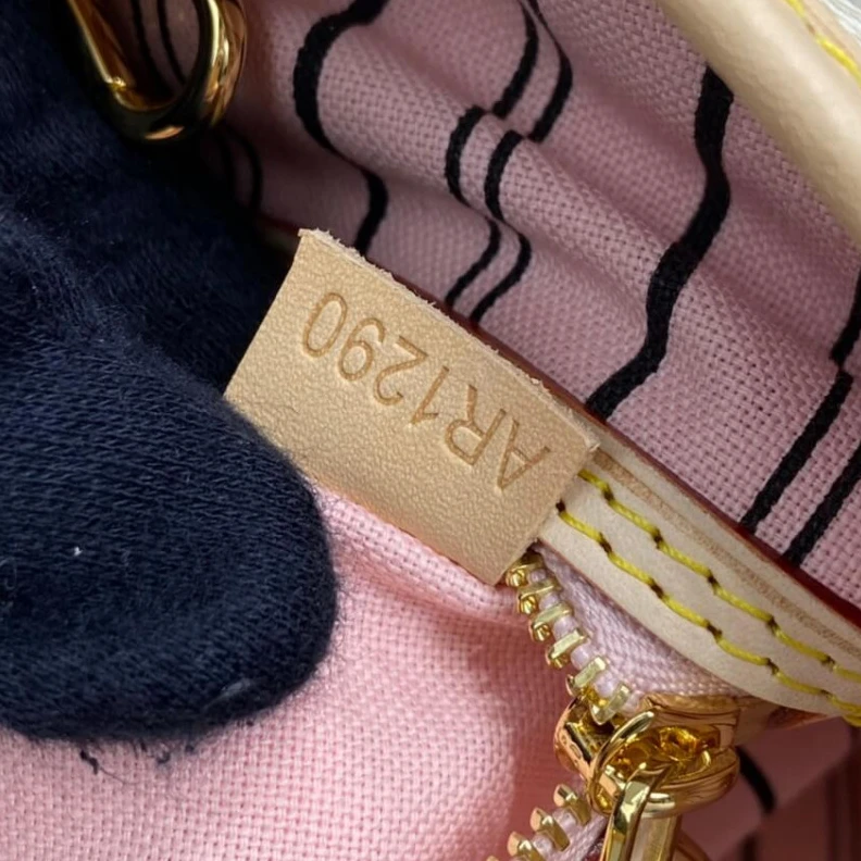 Mythick ru Golden br LV Damier Azur Delightful MM Pink