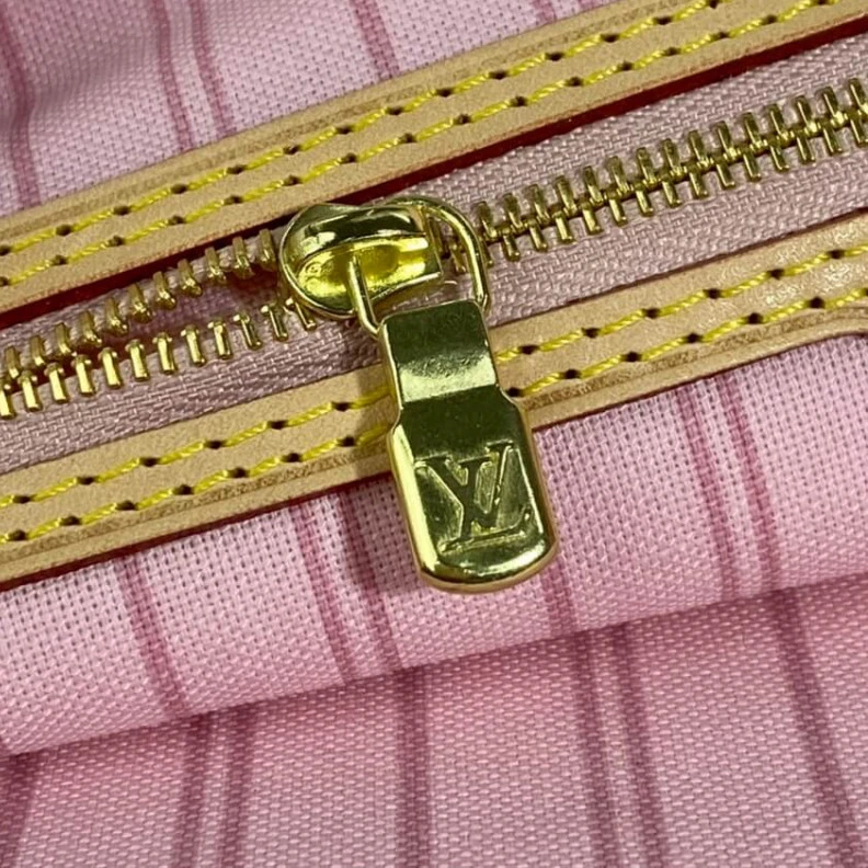 Louis vuitton locations The Neverf Louis Vuitton Damier Azur Neverfull GM Pink