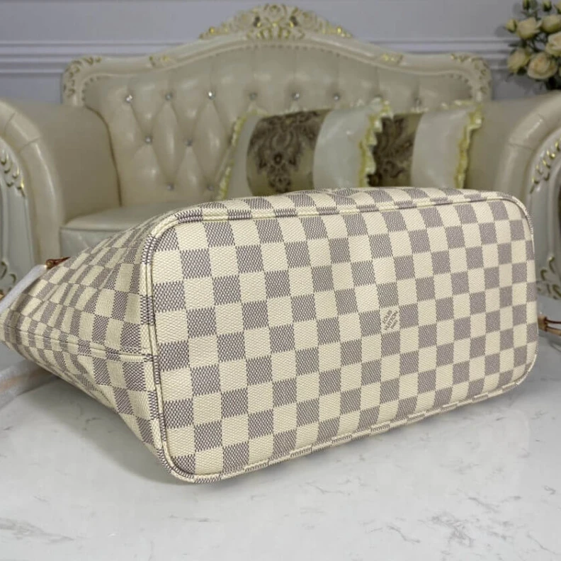 Louis vuitton locations Hook clos Louis Vuitton Damier Azur Neverfull MM Beige