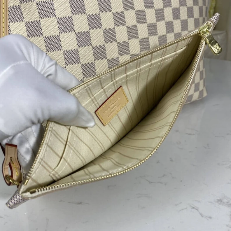 Louis vuitton locations Hook clos Louis Vuitton Damier Azur Neverfull MM Beige