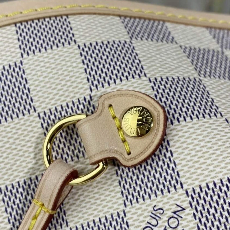 Louis vuitton locations Hook clos Louis Vuitton Damier Azur Neverfull MM Beige