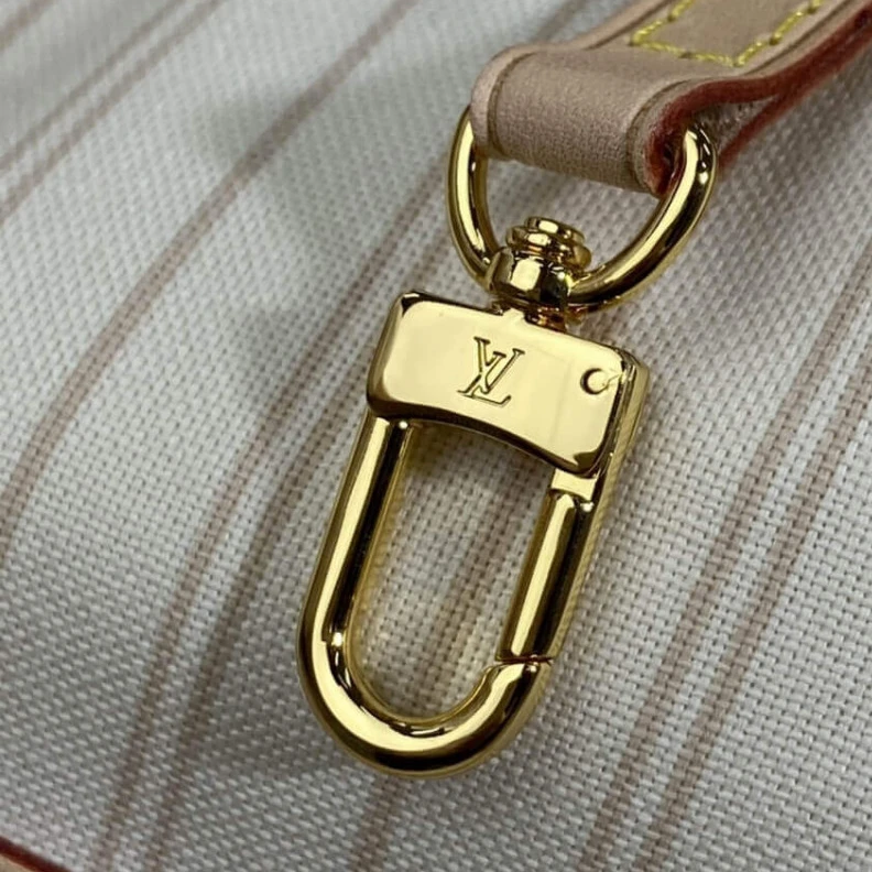 Louis vuitton locations Hook clos Louis Vuitton Damier Azur Neverfull MM Beige