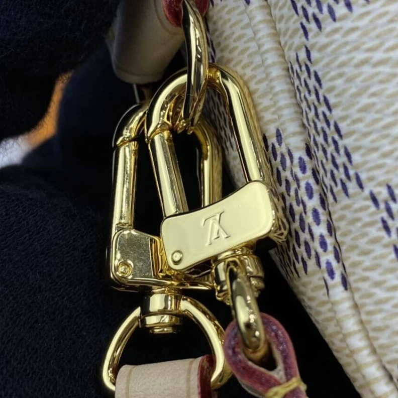 Replica bag Reinforce Louis Vuitton Damier Azur Pochette Accessoires