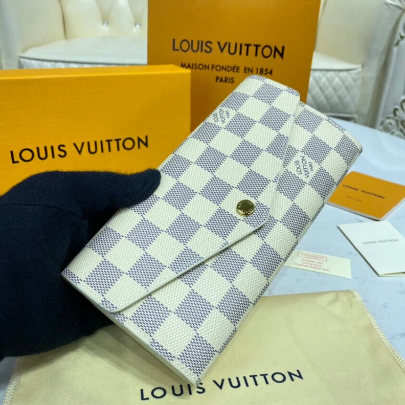 Mythick ru Grained c Louis Vuitton Damier Azur Sarah Wallet