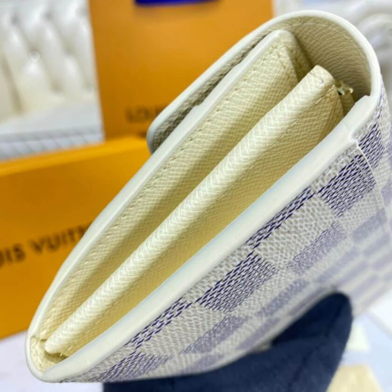 Mythick ru Grained c Louis Vuitton Damier Azur Sarah Wallet