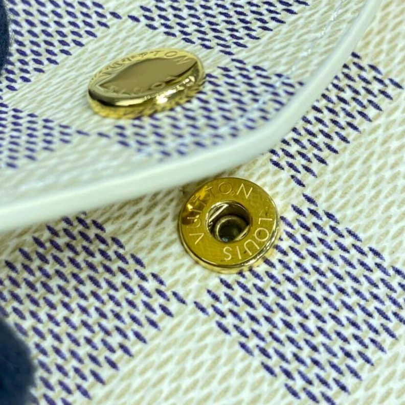 Mythick ru Grained c Louis Vuitton Damier Azur Sarah Wallet