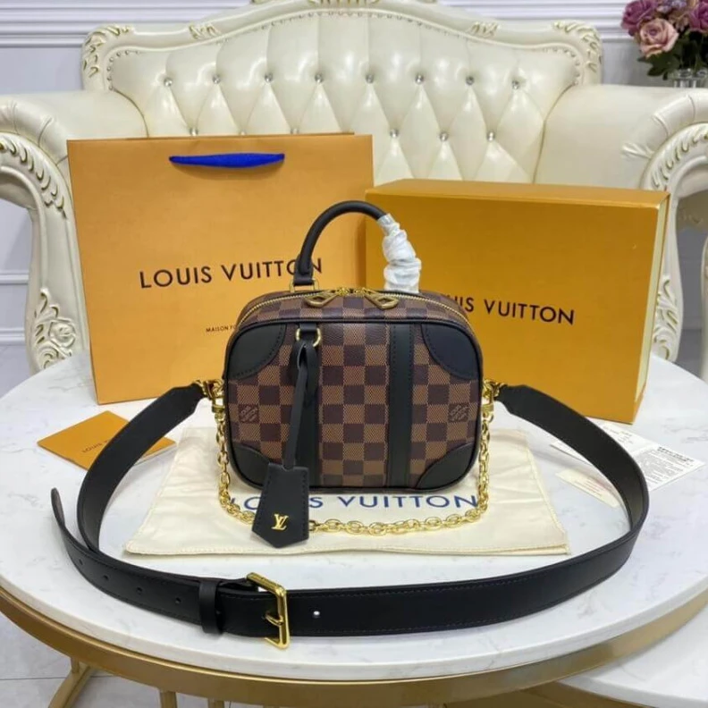 Mythick Chain dro Louis Vuitton Damier Azur Valisette Souple BB Black