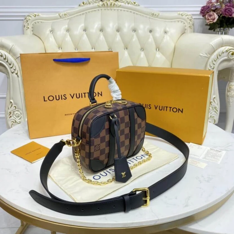 Mythick Chain dro Louis Vuitton Damier Azur Valisette Souple BB Black