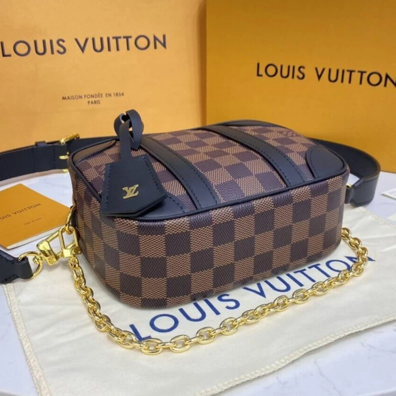 Mythick Chain dro Louis Vuitton Damier Azur Valisette Souple BB Black