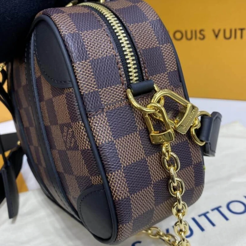 Mythick Chain dro Louis Vuitton Damier Azur Valisette Souple BB Black