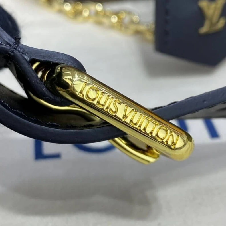 Mythick Chain dro Louis Vuitton Damier Azur Valisette Souple BB Black
