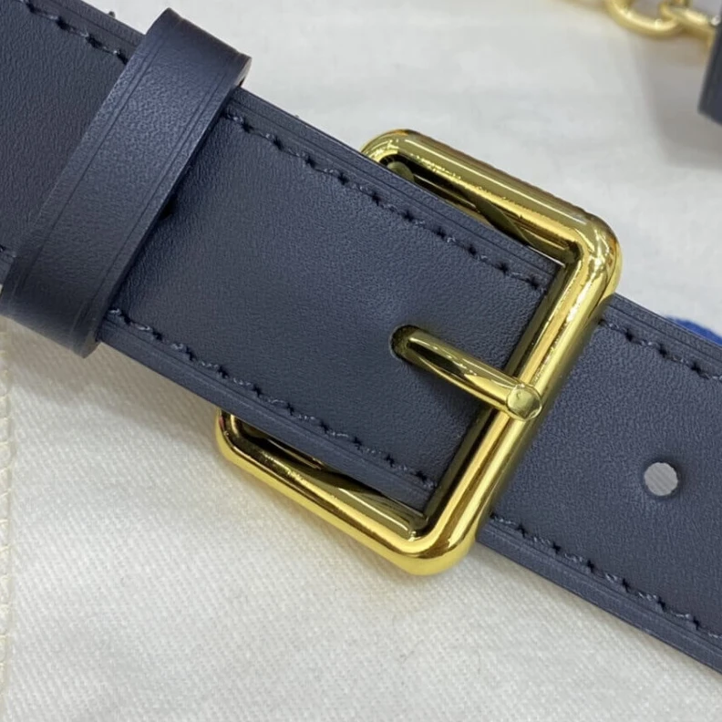 Mythick Chain dro Louis Vuitton Damier Azur Valisette Souple BB Black