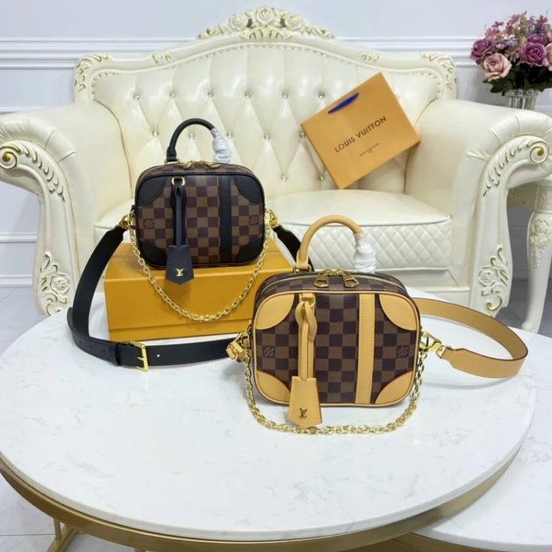 Mythick Chain dro Louis Vuitton Damier Azur Valisette Souple BB Black