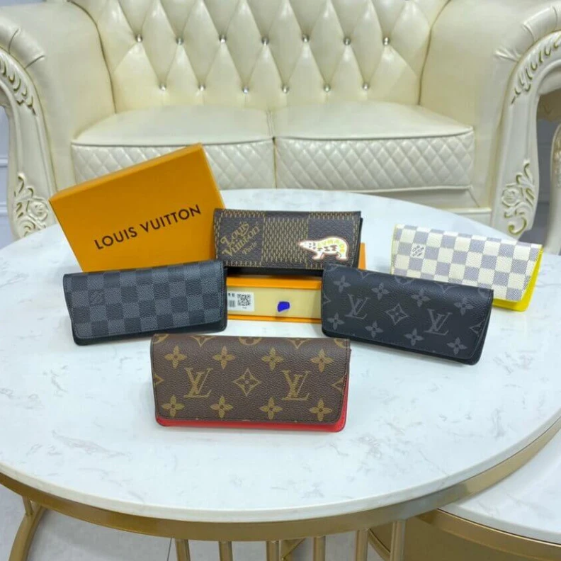 Louis vuitton locations Pineapple Louis Vuitton Damier Azur Woody Glasses Case