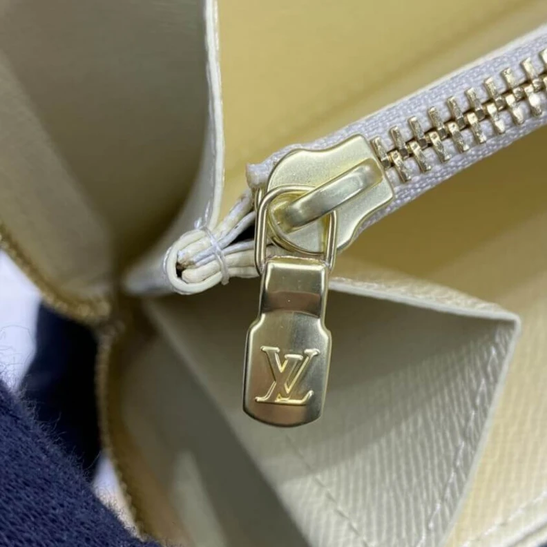 Mythick.ru 3 large g Louis Vuitton Damier Azur Zippy Wallet Beige