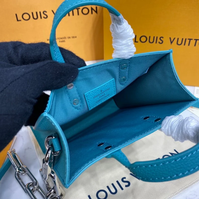 Handle: D Louis Vuitton Damier Checkerboard Pattern Sac Plat XS Turquoise