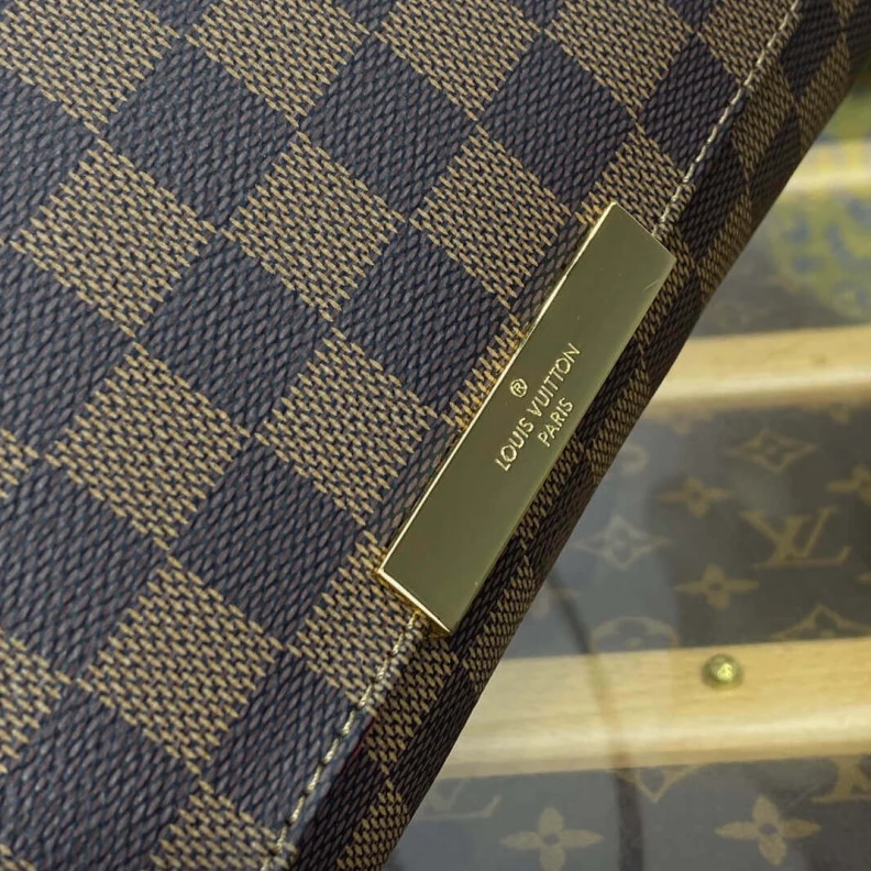 Replica bags Removable LV Damier Ebene Canvas Favorite MM